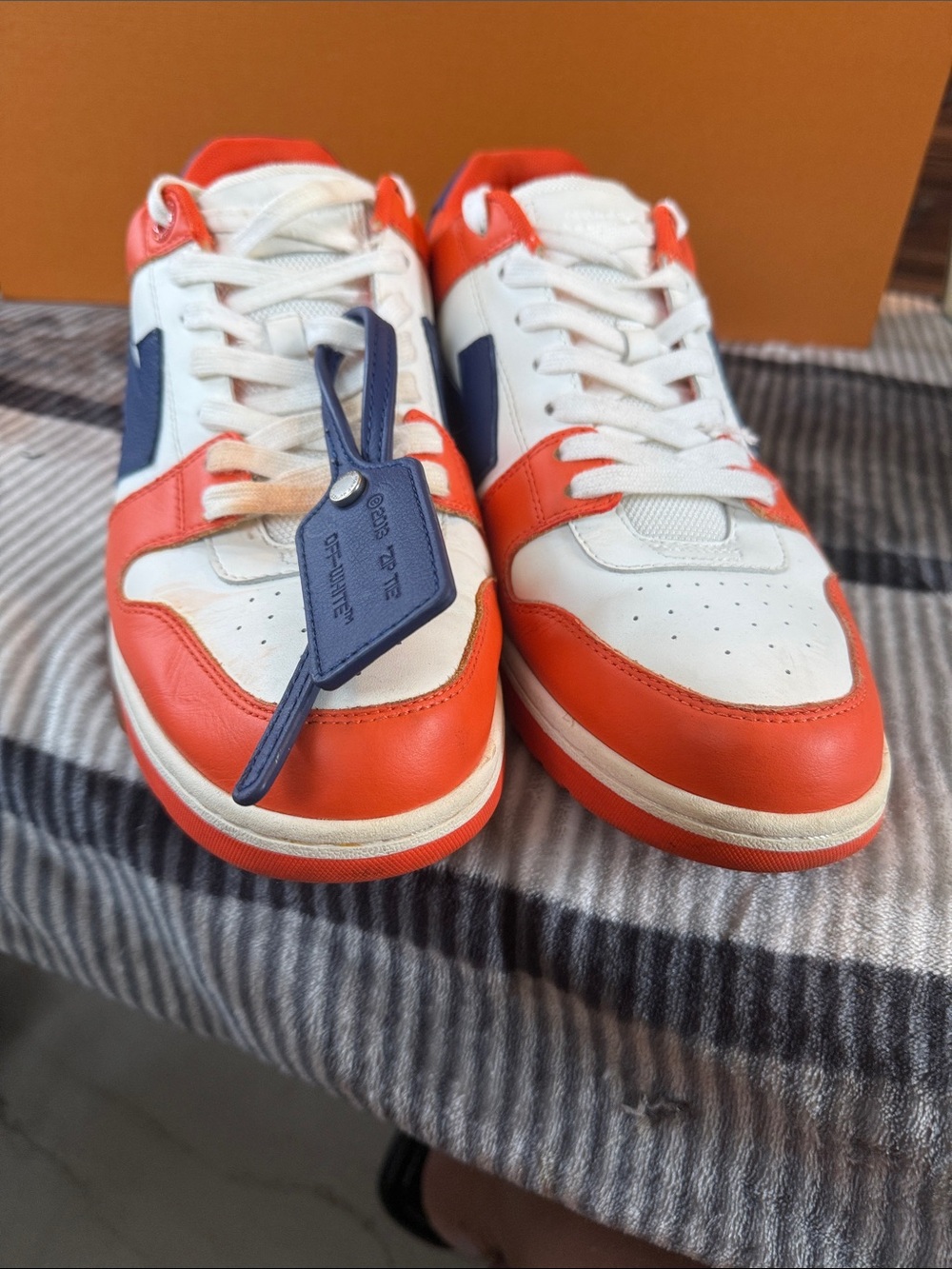 OFFWHITE 000 White & Orange Low-Top Sneakers